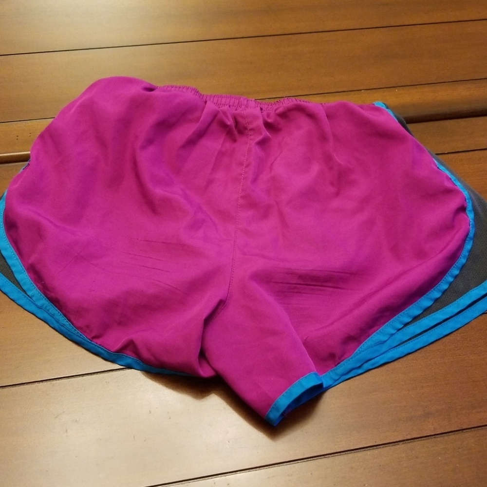 RUNNING ๐ SHORTS - Picture 4 of 8